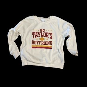 Go Taylor’s Boyfriend sweatshirt